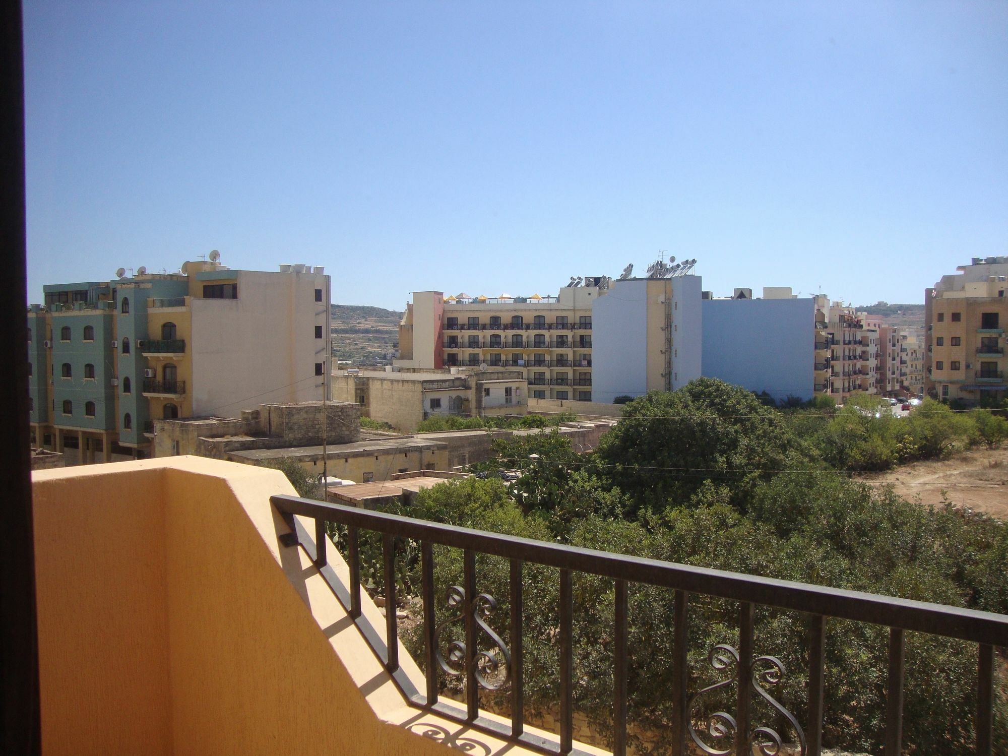 Belmont Court Apartments Qawra Exterior photo